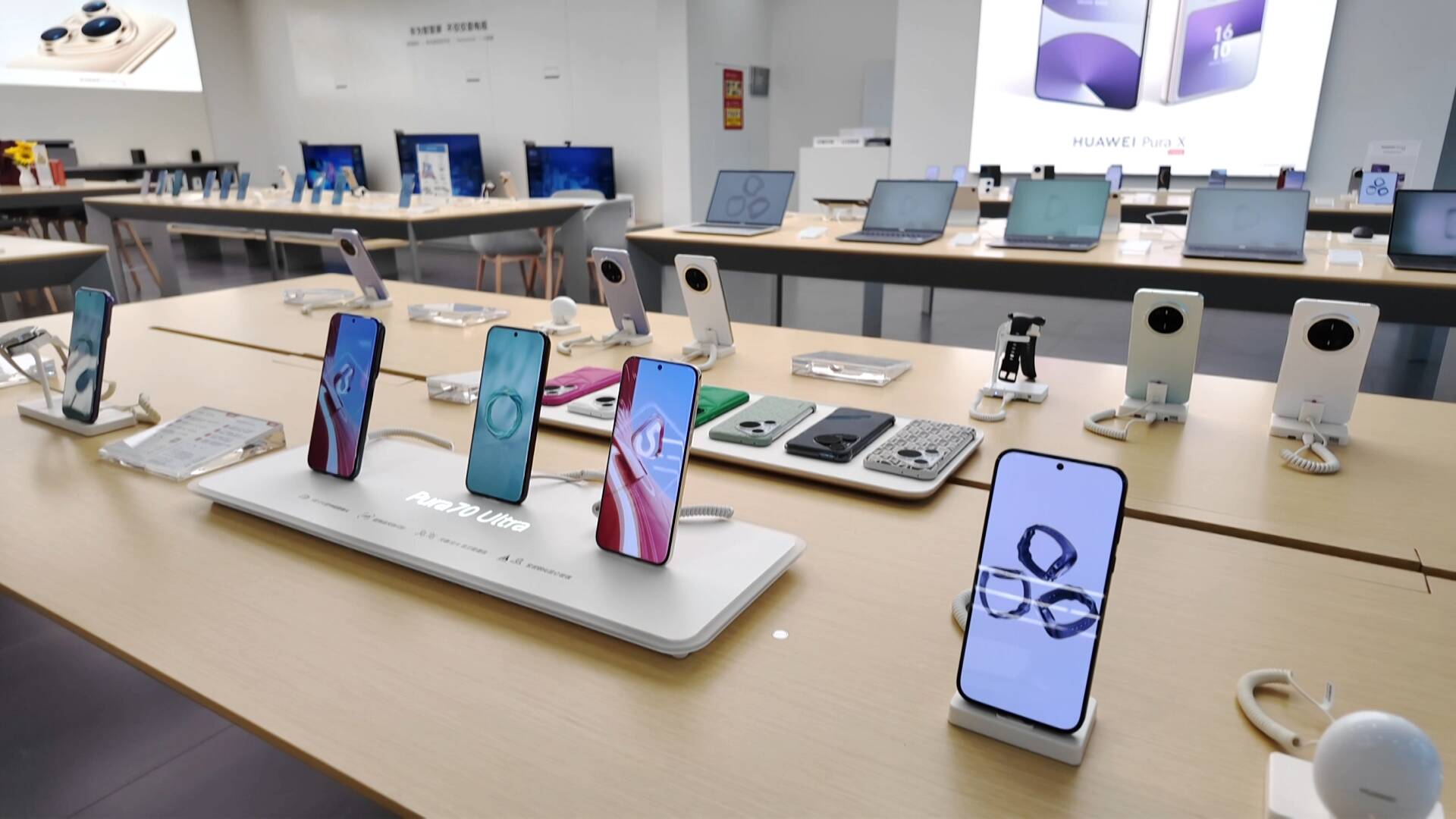 电子产品成“后高考经济”新宠，利津市场销售持续升温